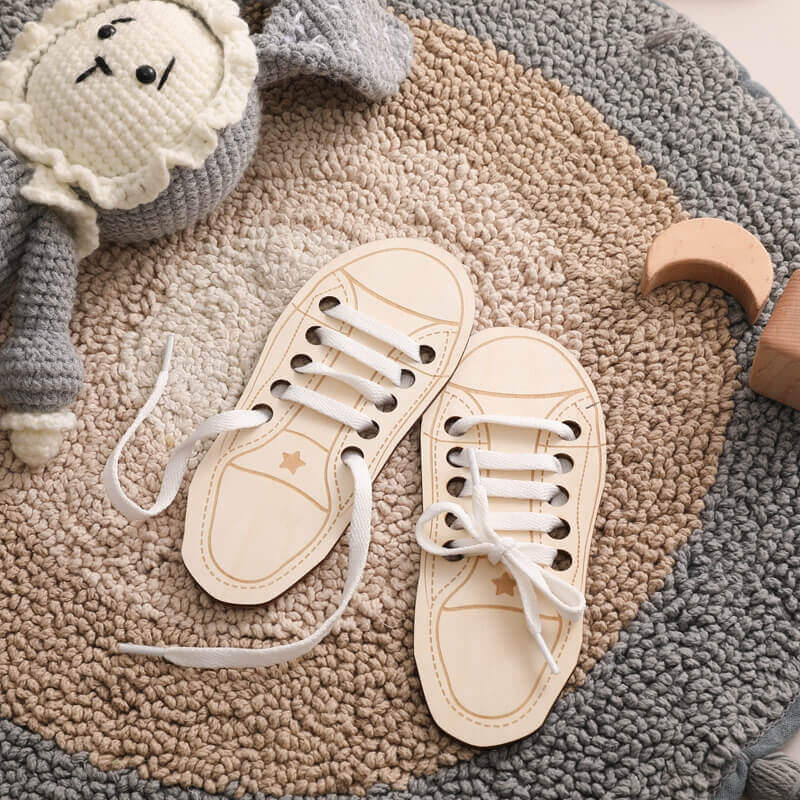Montessory play AUTONOMOUS LACING SHOE learning play wooden